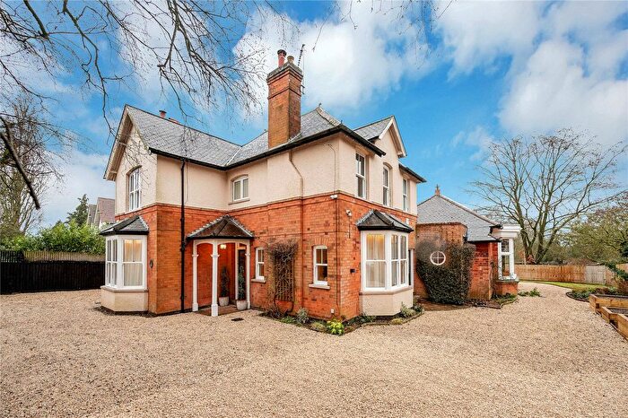 4 Bedroom Detached House For Sale In Lutterworth Road, Dunton Bassett, Leicestershire, LE17