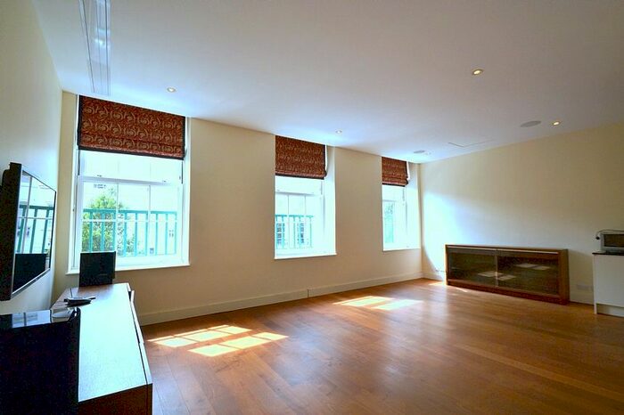 3 Bedroom Flat To Rent In The Baynards, Chepstow Place, Notting Hill, London, W2
