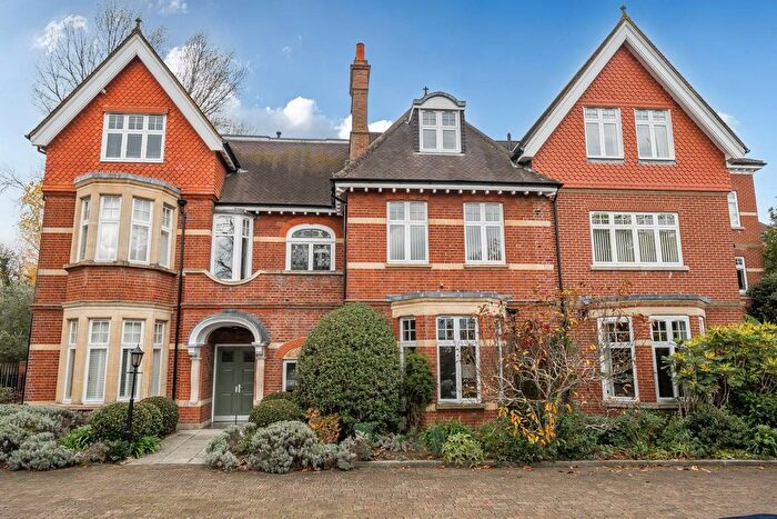 2 Bedroom Flat For Sale In Arthur Road, Wimbledon Park, London, SW19