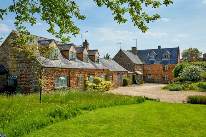 5 Bedroom Detached House For Sale In Wigginton, Banbury, Oxfordshire, OX15