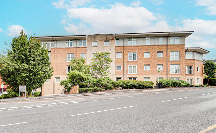 2 Bedroom Flat For Sale In Centurion Court, Camp Road, St Albans, AL1