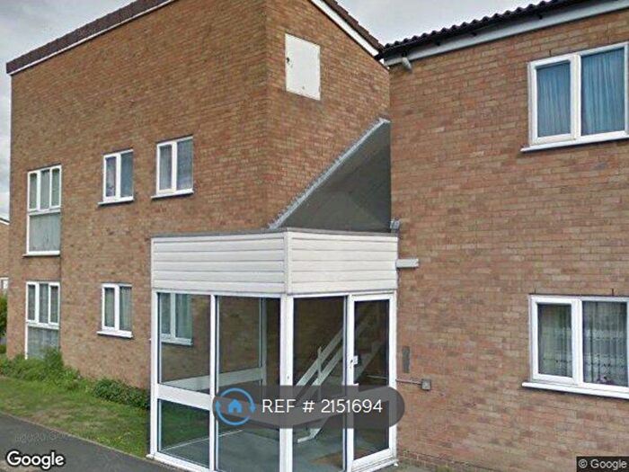 2 Bedroom Flat To Rent In Sydenham, Warwickshire, CV31