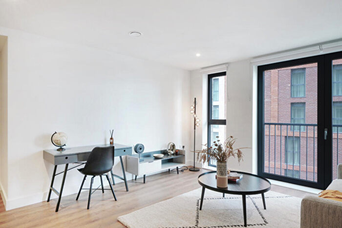 2 Bedroom Apartment To Rent In Francis House, SL6