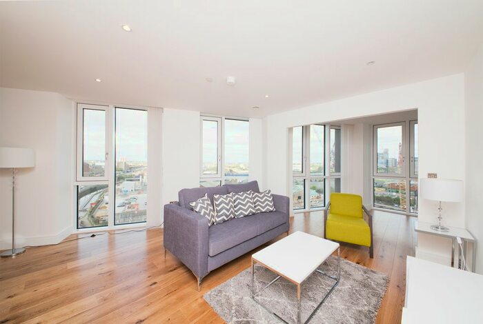 2 Bedroom Flat To Rent In City West Tower, High Street, Stratford, London, E15