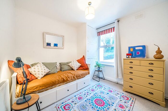 3 Bedroom End Of Terrace House For Sale In Hackthorn Road, Sheffield, South Yorkshire, S8