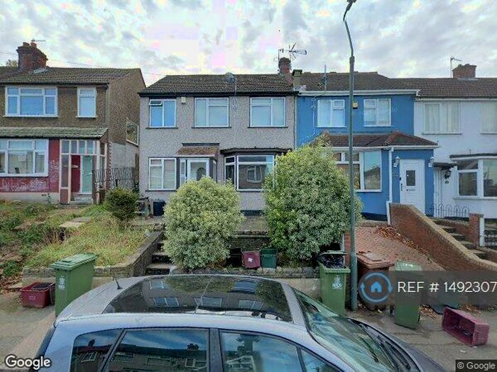 3 Bedroom End Of Terrace House To Rent In Elstree Gardens, London, DA17