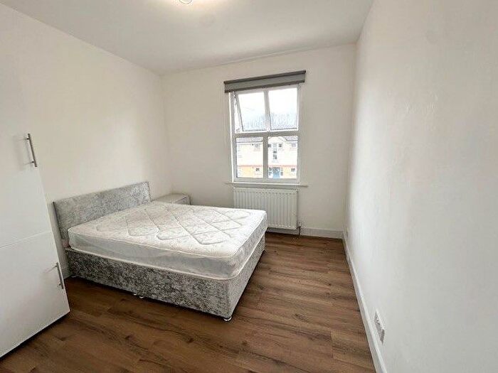 Studio To Rent In Annesley Avenue, Colindale, NW9