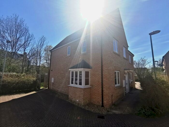 3 Bedroom Semi-Detached House To Rent In Perkins Court, Sapley, PE28