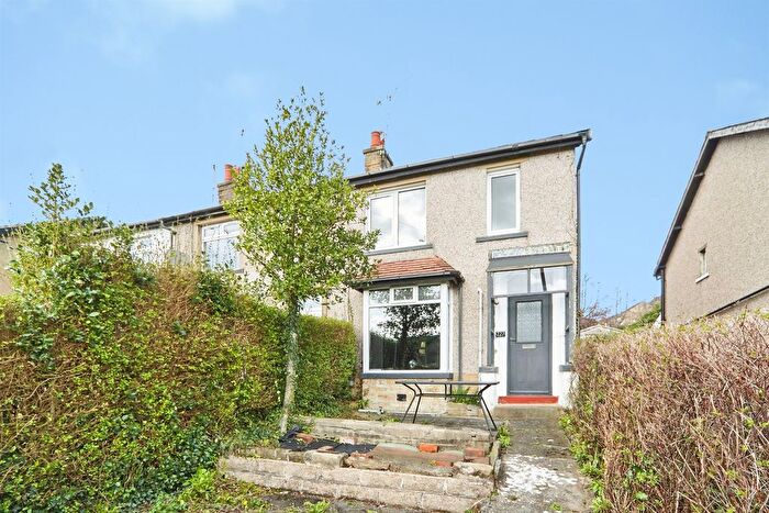 3 Bedroom End Of Terrace House For Sale In Flasby Avenue, Riddlesden, Keighley, BD20