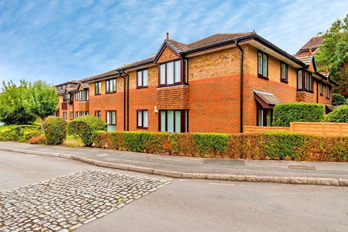 2 Bedroom Maisonette For Sale In Sherwood Close, Southampton, SO16