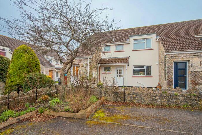 2 Bedroom Flat To Rent In St. Marks Close, Keynsham, BS31