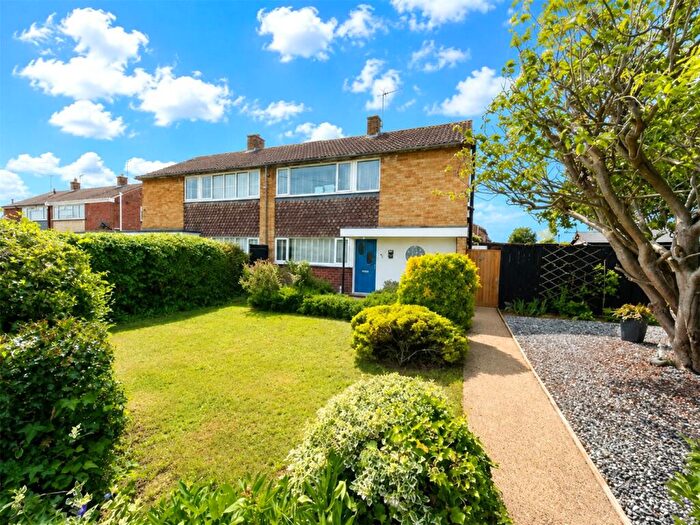 3 Bedroom Semi-Detached House For Sale In Kingsway, Bourne, Lincolnshire, PE10