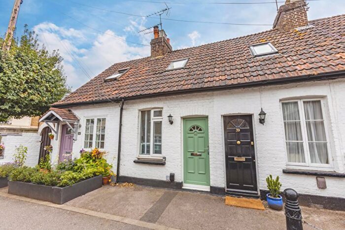 2 Bedroom Terraced House For Sale In Oak Lane, Windsor, SL4