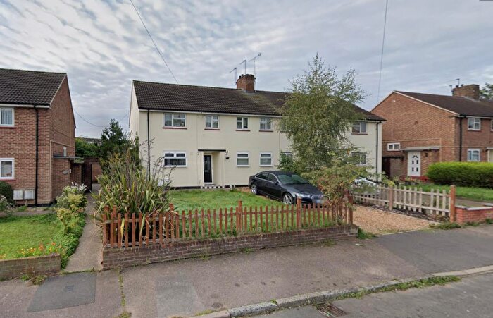 2 Bedroom Maisonette For Sale In Carleton Road, Cheshunt, EN8