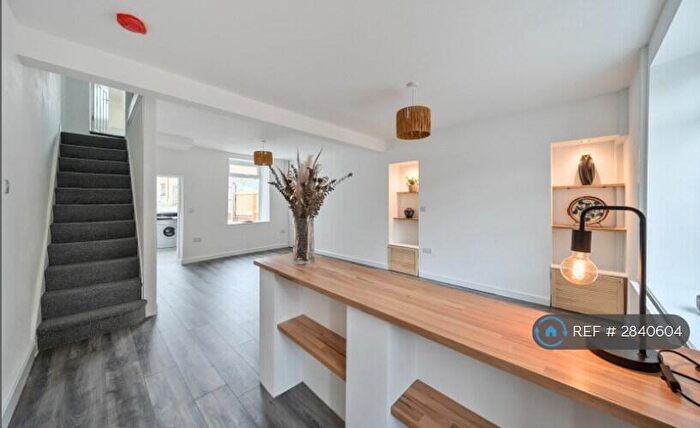 3 Bedroom Semi-Detached House To Rent In Clydach Road, Swansea, SA6