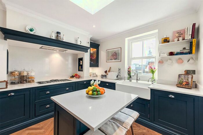 3 Bedroom Flat To Rent In Linden Gardens, London, W2