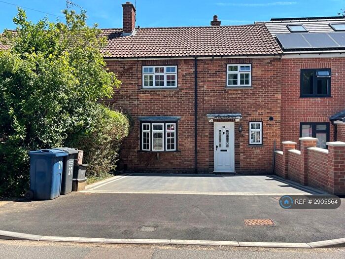 3 Bedroom Terraced House To Rent In Cavendish Close, Amersham, HP6
