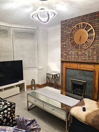 3 Bedroom Terraced House To Rent In Brentwood Road, Romford, Gidea Park, Dagenham, Rm4