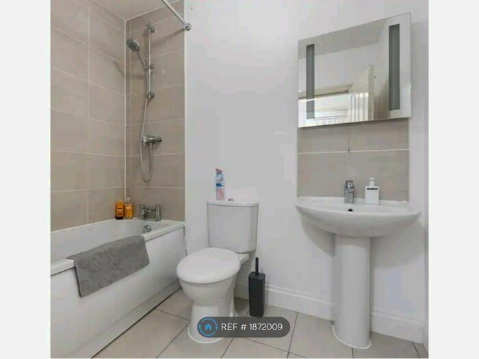 Studio To Rent In Liverpool Road, London, N1