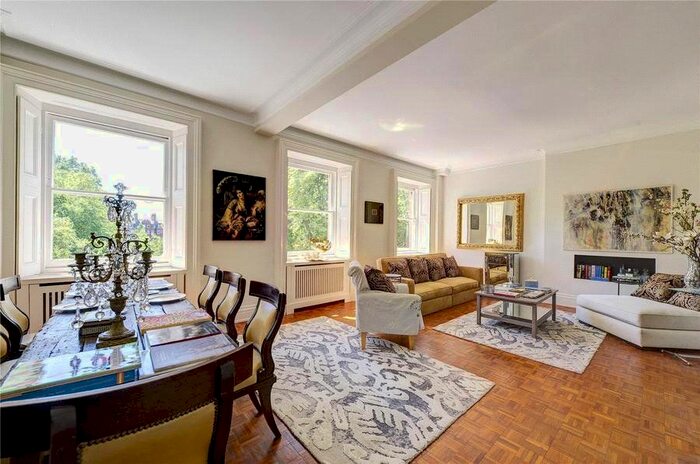 2 Bedroom Flat To Rent In Cadogan Square, London, SW1X