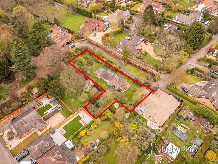 2 Bedroom Bungalow For Sale In Cliff Drive, Radcliffe-On-Trent, Nottingham, NG12