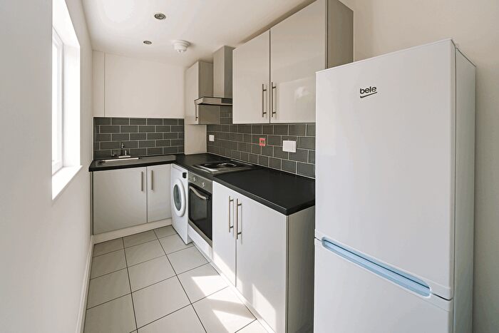 3 Bedroom Terraced House To Rent In Greenleaf Street, Liverpool, L8