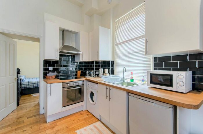 1 Bedroom Flat To Rent In Mozart Street, Maida Hill, London, W10