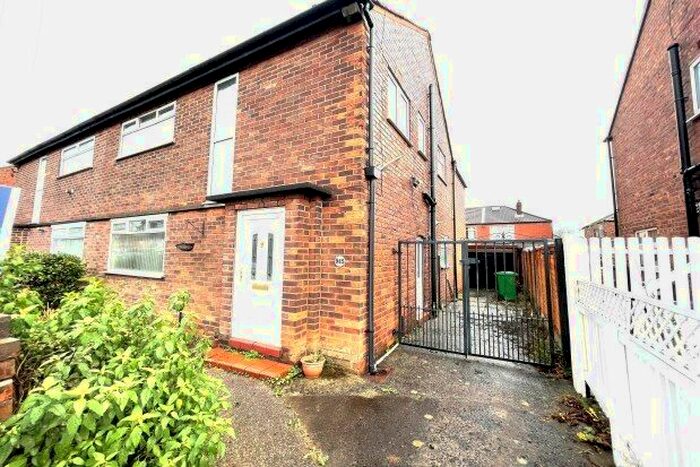 4 Bedroom Semi-Detached House To Rent In Kingsway, Manchester, M20