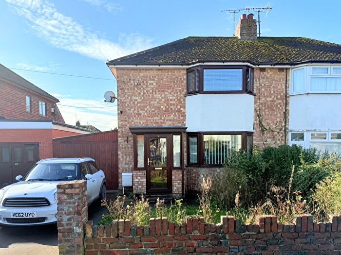 3 Bedroom Semi-Detached House To Rent In Bute Avenue, Hereford, HR2