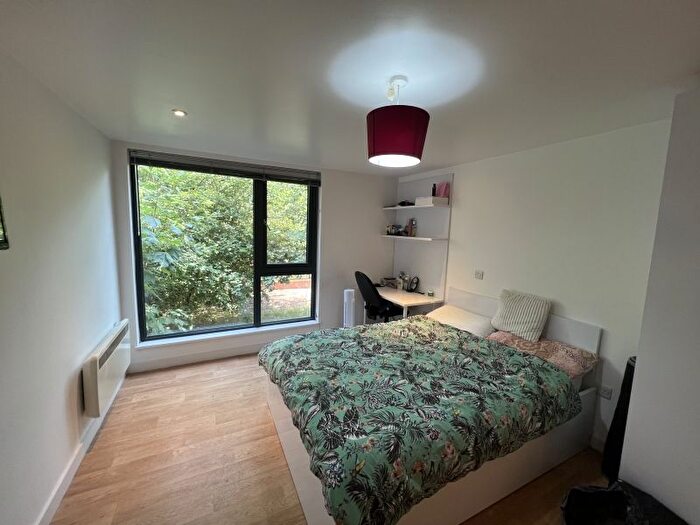 1 Bedroom Flat To Rent In The Pavillion, St Michaels Lane, Headingley, Leeds, LS6