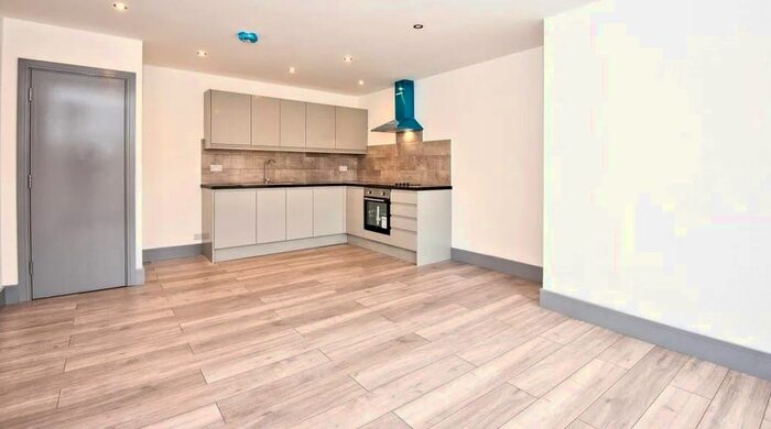 3 Bedroom Flat To Rent In East Street, Rochford, Essex, SS4