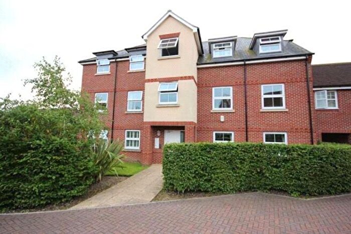 2 Bedroom Flat To Rent In Woodpecker Place, Bracknell, Berkshire, RG12