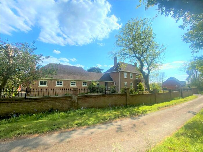 4 Bedroom House For Sale In Streets Lane, Crow, Ringwood, Hampshire, BH24