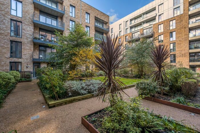 2 Bedroom Flat To Rent In Fairfield Avenue, Staines-Upon-Thames, TW18