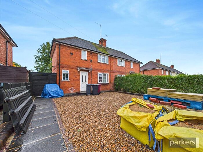 2 Bedroom Semi Detached House For Sale In Hartland Road, Reading, Berkshire, RG2