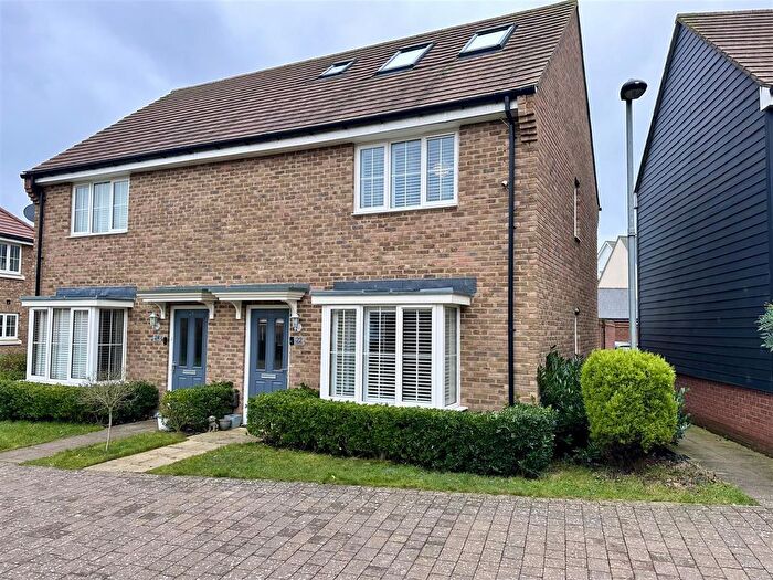 3 Bedroom Semi-Detached House For Sale In Wagtail Walk, Finberry, Ashford, TN25