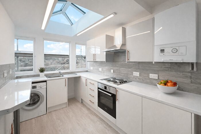 5 Bedroom Maisonette To Rent In Stottbury Road, St Agnes, BS7