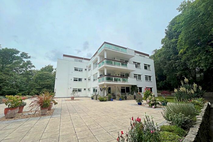 3 Bedroom Flat To Rent In Canford Cliffs, BH13