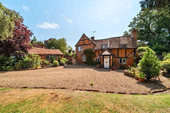 4 Bedroom Detached House For Sale In Brentmoor Road, West End, GU24