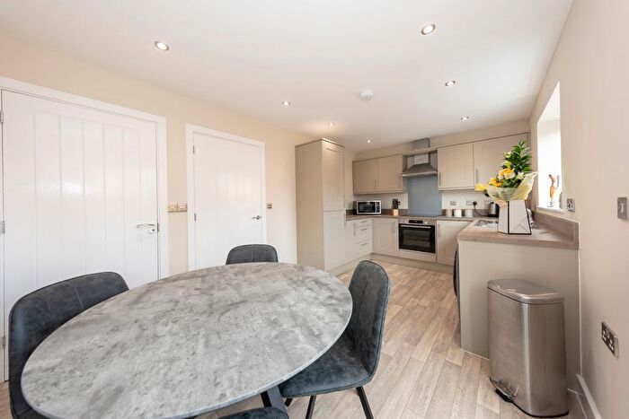 3 Bedroom Semi-detached House For Sale In Sunnydale Close, Surfleet, PE11