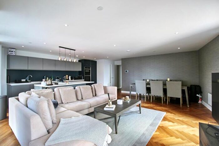 3 Bedroom Apartment For Sale In East Tower, Deansgate Square Manchester, M15