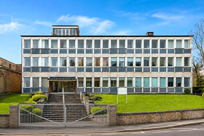 3 Bedroom Flat To Rent In Cadzow Street, Hamilton, South Lanarkshire, ML3