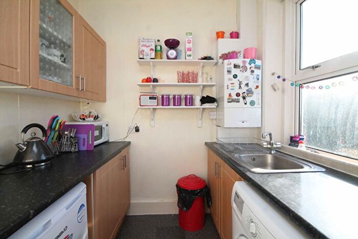 1 Bedroom Flat To Rent In Kent Gardens, London, W13