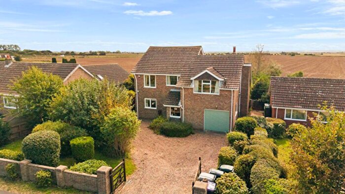 4 Bedroom Detached House For Sale In Wragholme Road, Grainthorpe, Louth, LN11