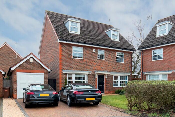 5 Bedroom Detached House To Rent In Beauchamps, Welwyn Garden City, AL7