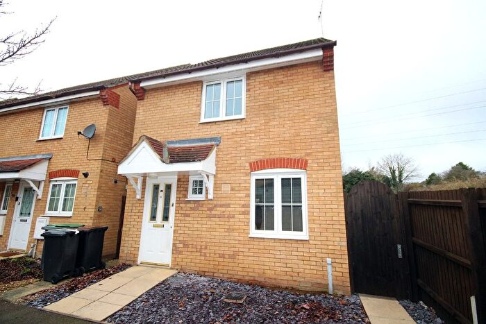 3 Bedroom Detached House To Rent In Randall Close, Irthlingborough, Wellingborough, NN9