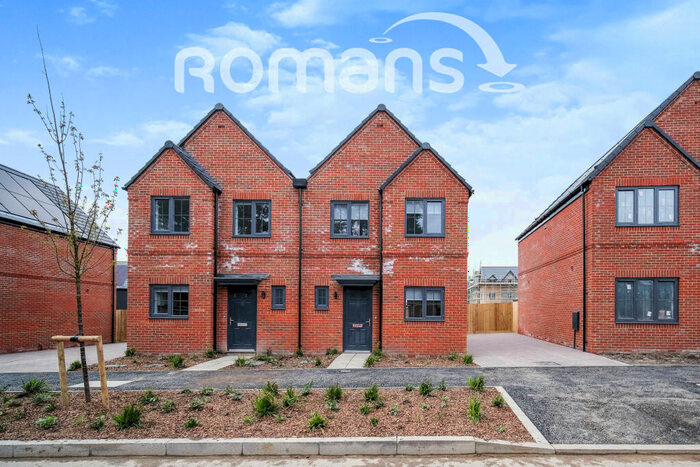 2 Bedroom Semi-Detached House To Rent In Hailwood Avenue, RG45