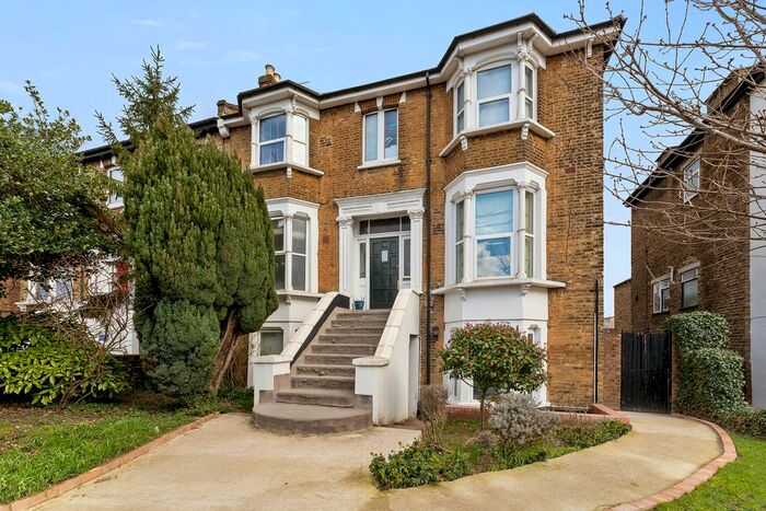 1 Bedroom Flat To Rent In Hermon Hill, London, E11