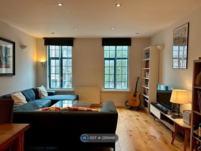 3 Bedroom Flat To Rent In Brixton Road, London, SW9