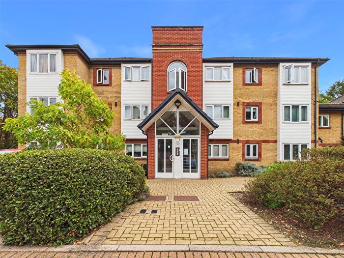 1 Bedroom Flat To Rent In Heathcote Rd, St Margarets, TW1